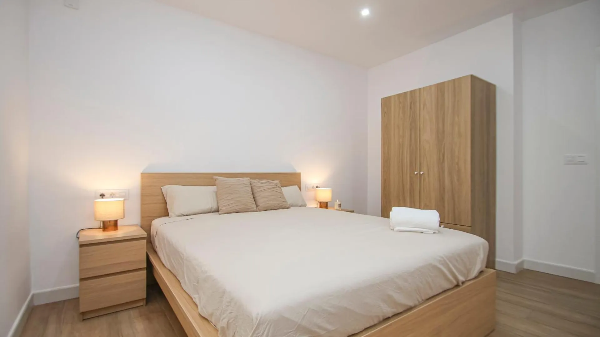 Luxurious & Spacious 4Br Apt Next To Cathedral Seville