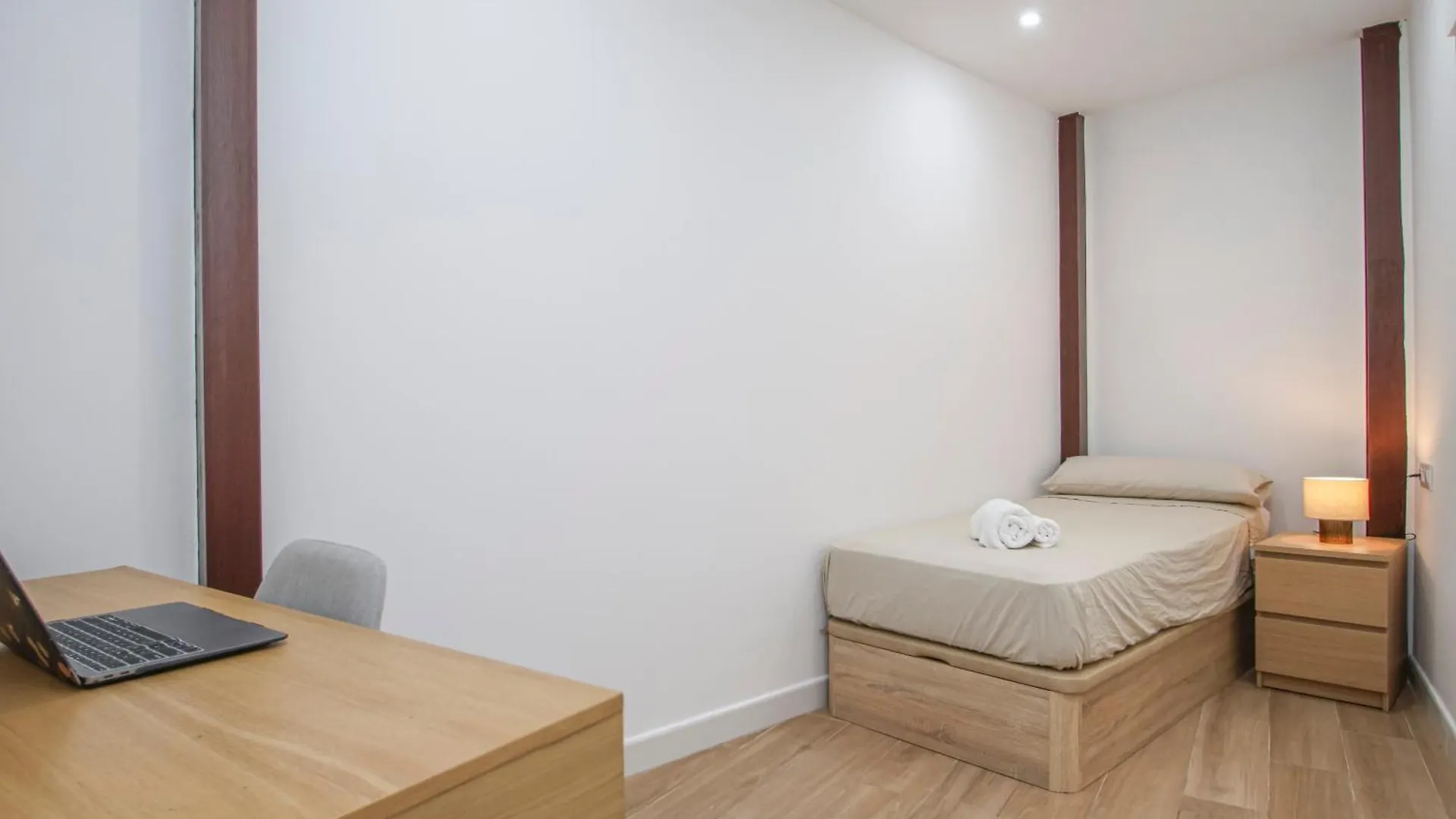 Luxurious & Spacious 4Br Apt Next To Cathedral Seville Spain
